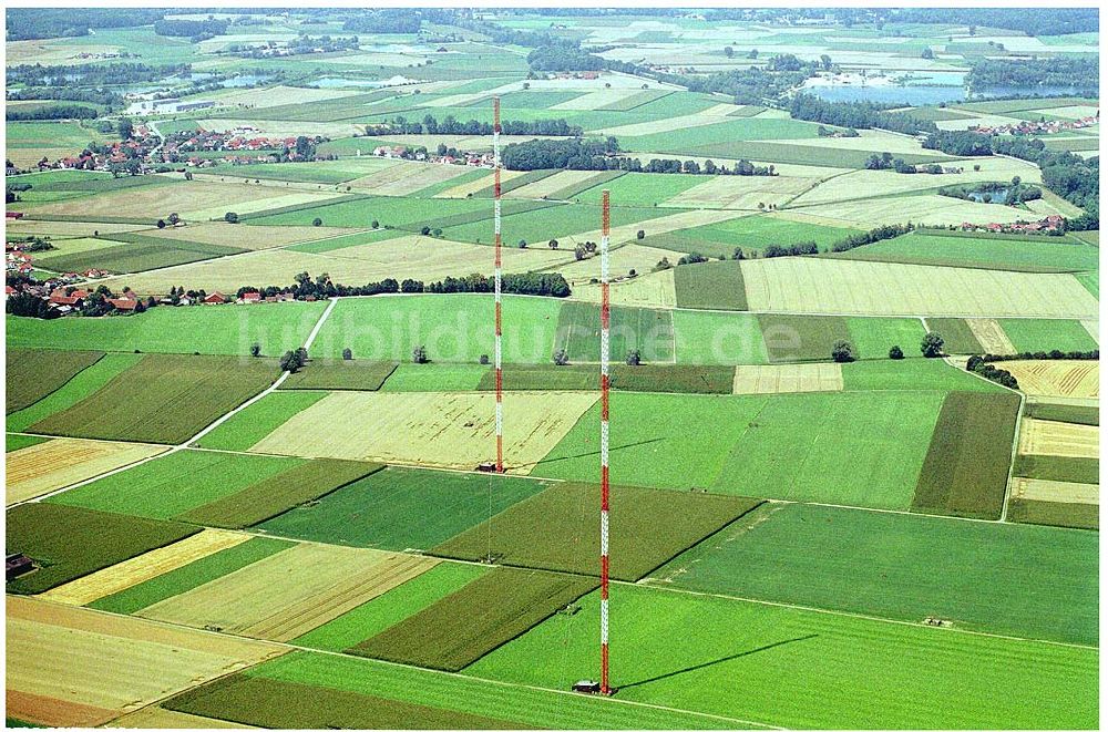 Deggendorf aus der Vogelperspektive: Sendemast östlich von Deggendorf