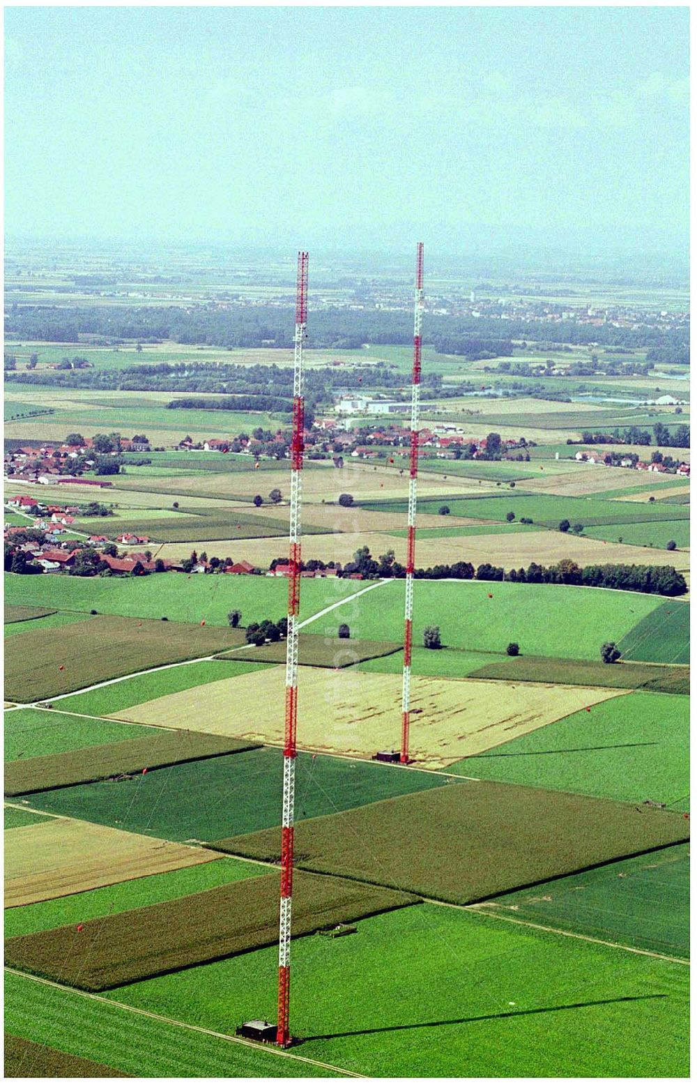 Deggendorf aus der Vogelperspektive: Sendemast östlich von Deggendorf