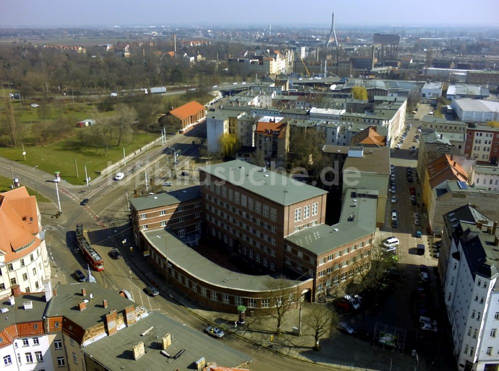 Halle (Saale) von oben - Seniorenpflegeheim am Steintorpalais in Halle (Saale) im Bundesland Sachsen-Anhalt