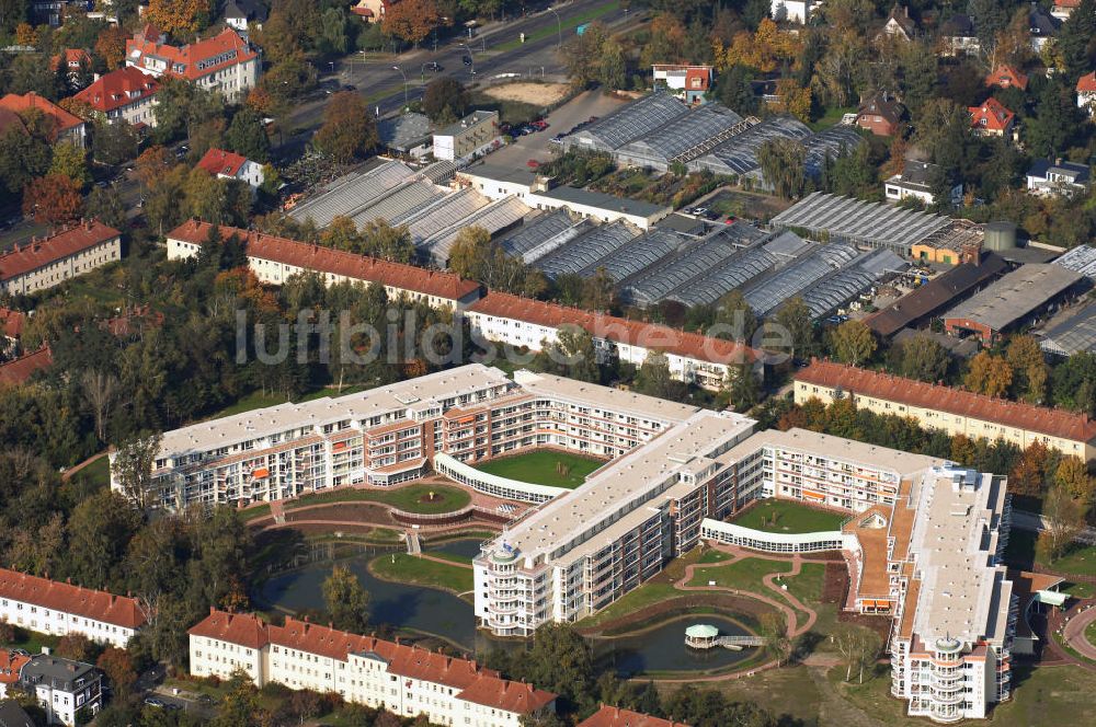 Luftaufnahme Berlin - Seniorenwohnanlage Rosenhof und Gebäude von Rothe Hermann Gartenbau Blumenschmuck GmbH