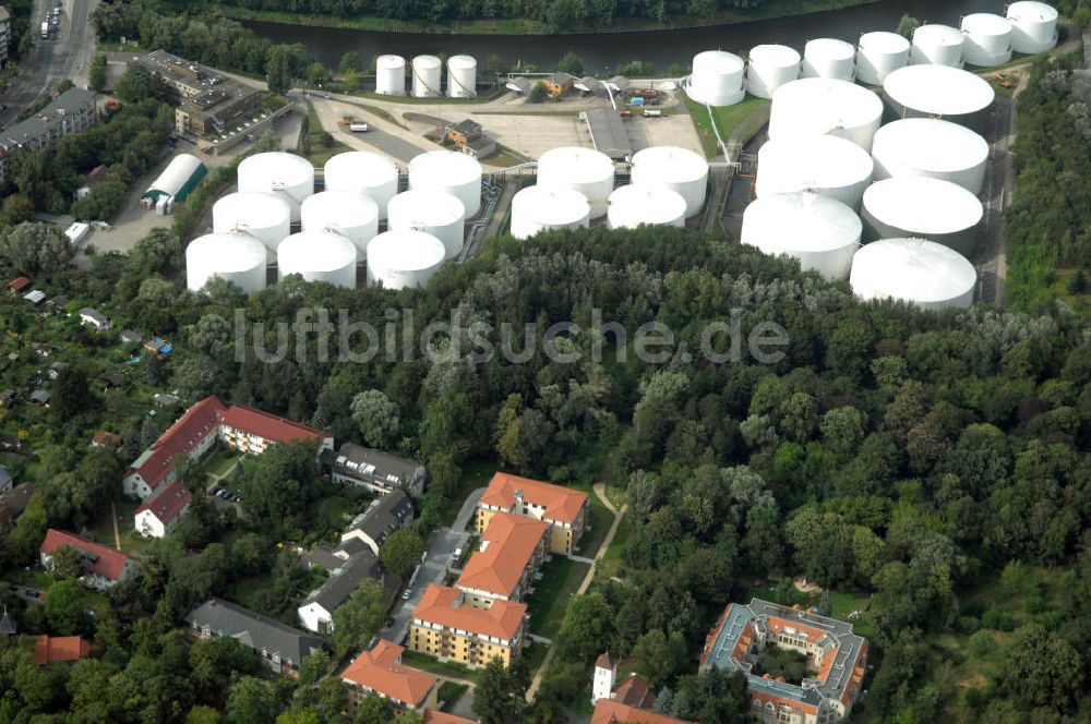 Luftaufnahme Berlin - Seniorenwohnheim des petruswerk Katholische Wohnungsbau- und Siedlungsgesellschaft mbH in Alt-Lankwitz