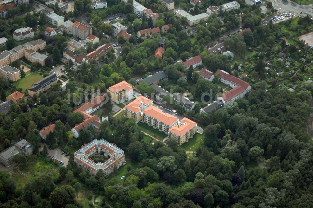 Luftbild Berlin - Seniorenwohnheim des petruswerk Katholische Wohnungsbau- und Siedlungsgesellschaft mbH in Alt-Lankwitz