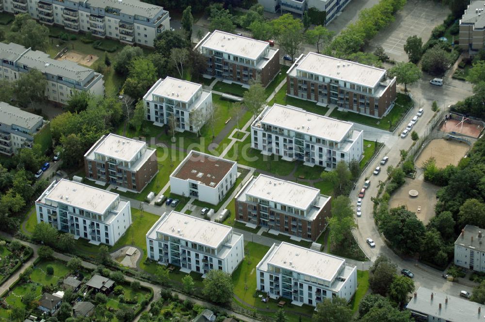 Luftaufnahme Berlin - Seniorenwohnheim St. Teresa des petruswerk Katholische Wohnungsbau- und Siedlungsgesellschaft mbH an der Götzstraße 65 Ecke Felixstraße in 1299 Berlin - Tempelhof