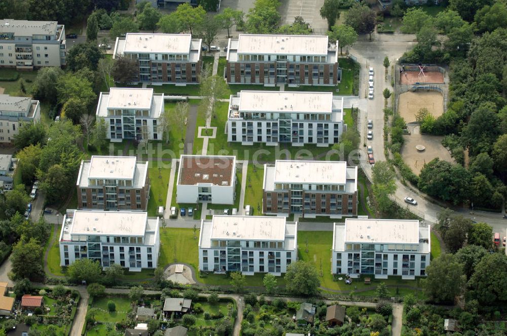 Luftbild Berlin - Seniorenwohnheim St. Teresa des petruswerk Katholische Wohnungsbau- und Siedlungsgesellschaft mbH an der Götzstraße 65 Ecke Felixstraße in 1299 Berlin - Tempelhof