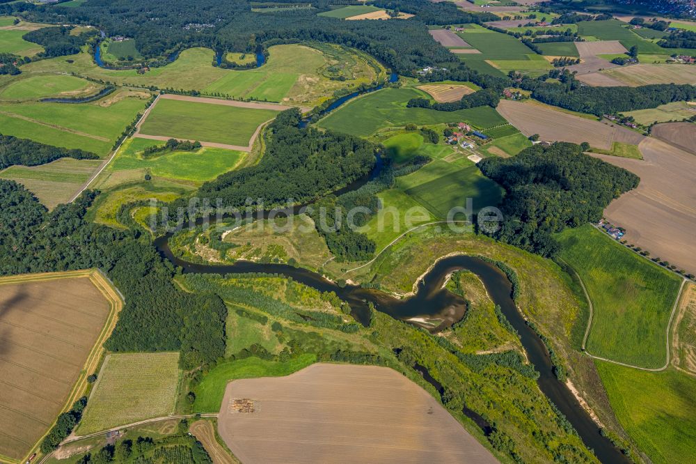 Datteln von oben - Serpentinenförmiger Fluss- Kurvenverlauf der Lippe in Olfen im Bundesland Nordrhein-Westfalen, Deutschland