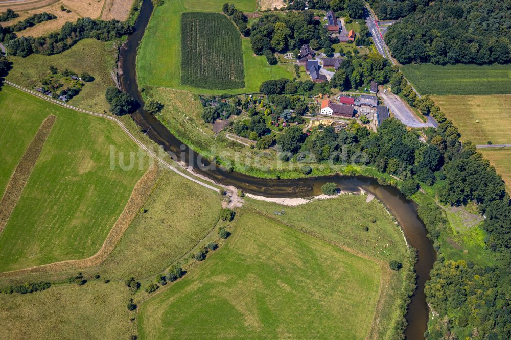 Datteln aus der Vogelperspektive: Serpentinenförmiger Fluss- Kurvenverlauf der Lippe in Olfen im Bundesland Nordrhein-Westfalen, Deutschland