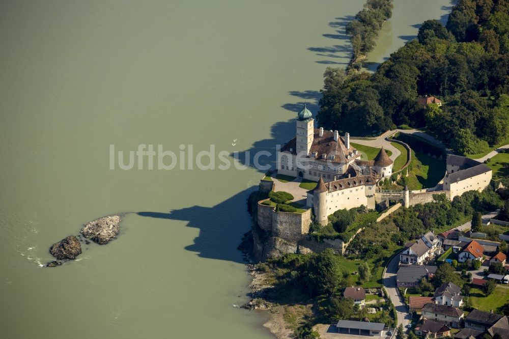 Luftaufnahme Schönbühel - Servitenkloster Schloss Schönbühel an der Donau bei Schönbühel in Niederösterreich in Österreich