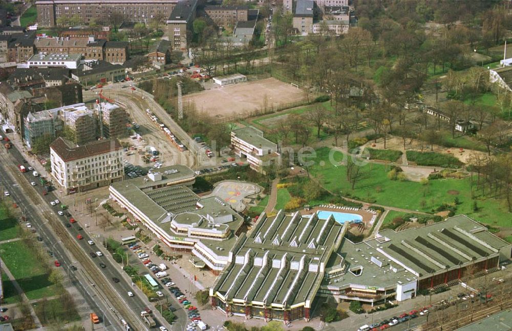 Friedrichshain von oben - 19.04.1994 SEZ Berlin Friedrichshain