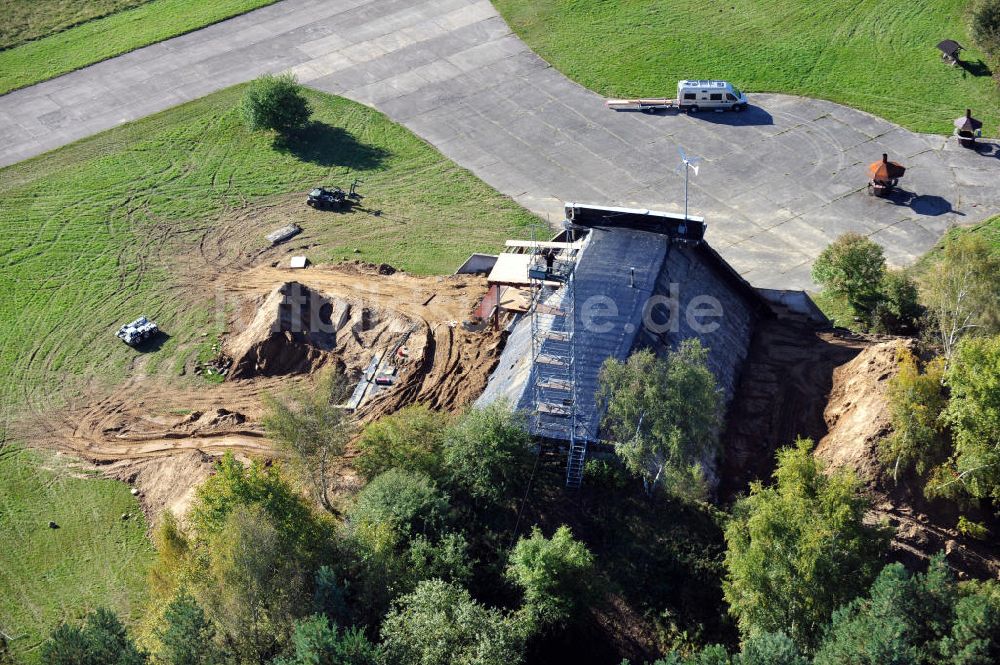 Luftbild Werneuchen - Shelter / Hangar am Flugplatz Werneuchen