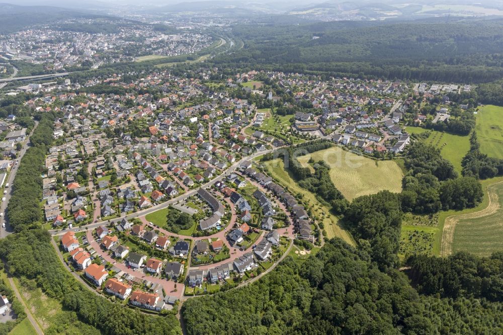 Arnsberg von oben - Siedlung im Anton-Schade-Weg in Arnsberg in Nordrhein-Westfalen