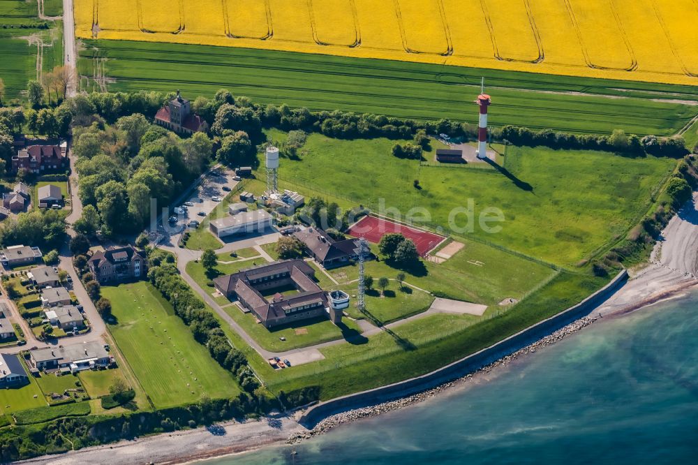 Luftbild Fehmarn - Siedlung und Seefahrtszeichen Leuchtfeuer Marienleuchte im Küstenbereich Marienleuchte in Fehmarn im Bundesland Schleswig-Holstein, Deutschland