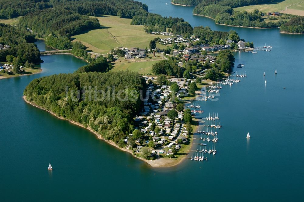 Luftbild Hückeswagen - Siedlungen am Ufer der Wupper an entlang der Bevertalsperre im Oberbergischen Kreis bei Hückeswagen im Bundesland Nordrhein-Westfalen