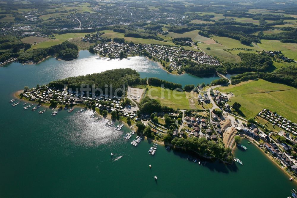 Luftbild Hückeswagen - Siedlungen am Ufer der Wupper an entlang der Bevertalsperre im Oberbergischen Kreis bei Hückeswagen im Bundesland Nordrhein-Westfalen