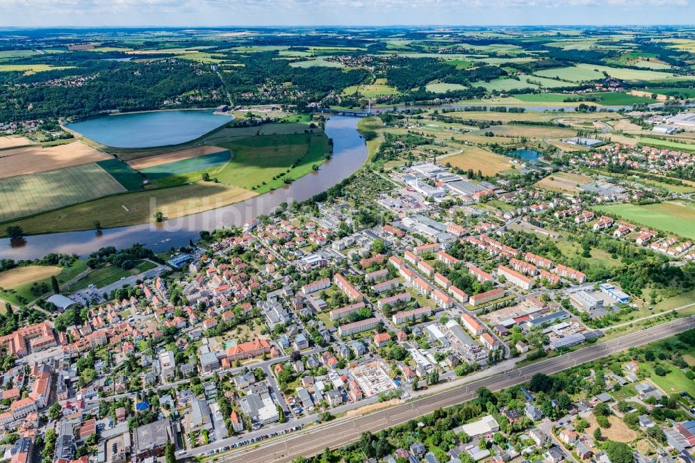 Radebeul von oben - Siedlungsgebiet an der Elbe im Ortsteil Kötzschenbroda in Radebeul im Bundesland Sachsen, Deutschland