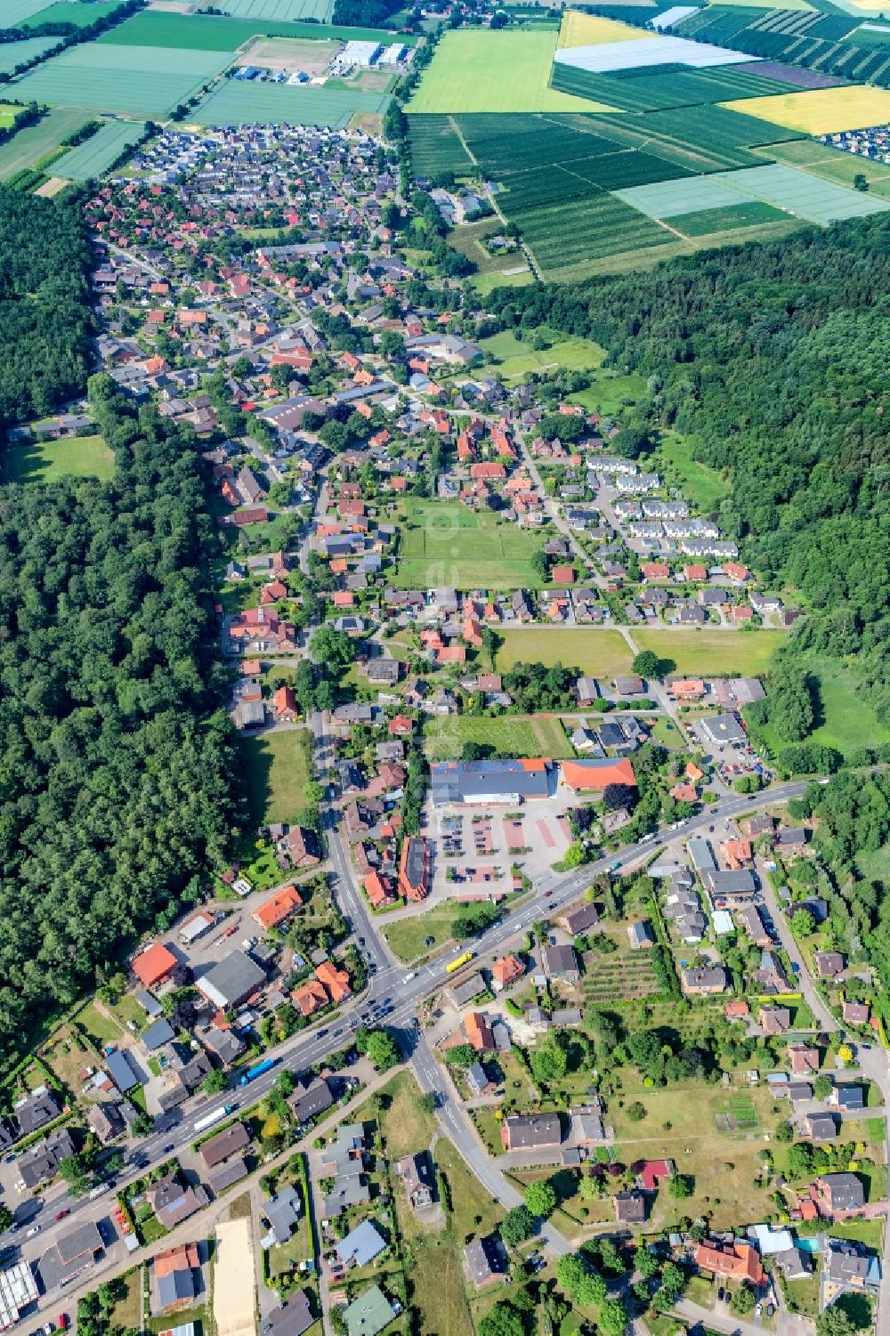 Hedendorf von oben - Siedlungsgebiet Neukloster und Hedendorf im Bundesland Niedersachsen, Deutschland