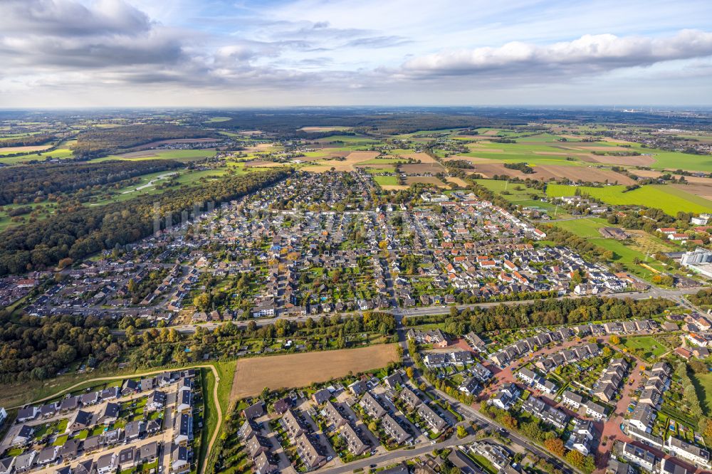 Luftaufnahme Kamp-Lintfort - Siedlungsgebiet Niersenbruch in Kamp-Lintfort im Bundesland Nordrhein-Westfalen, Deutschland