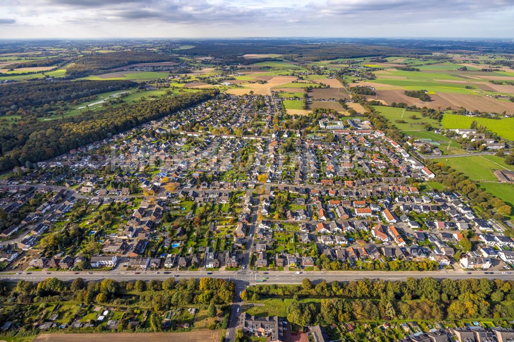 Kamp-Lintfort aus der Vogelperspektive: Siedlungsgebiet Niersenbruch in Kamp-Lintfort im Bundesland Nordrhein-Westfalen, Deutschland