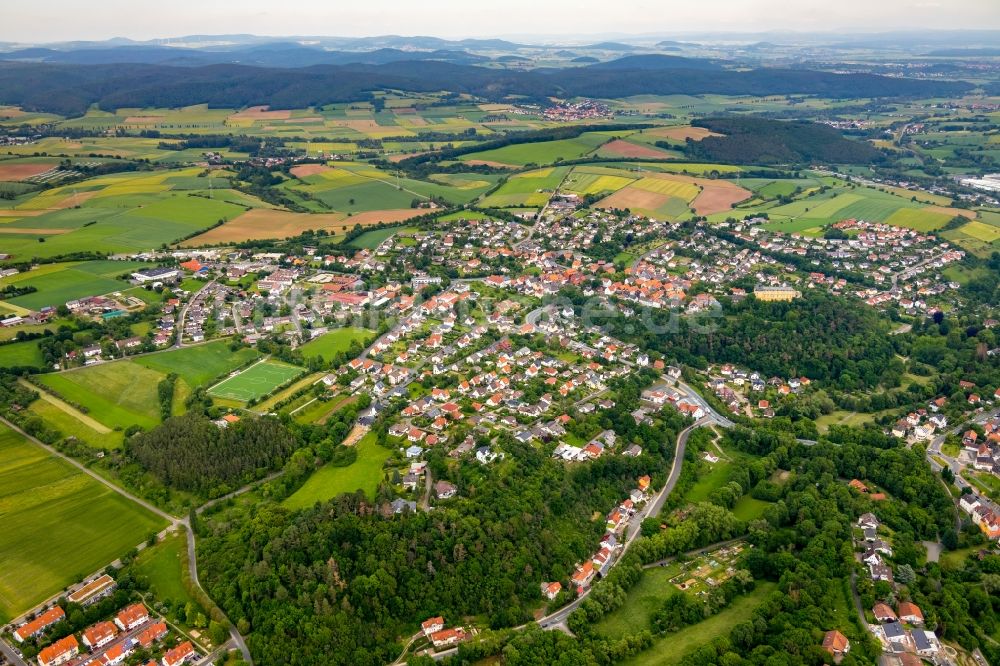 Luftaufnahme Bad Wildungen - Siedlungsgebiet im Ortsteil Alt Wildungen in Bad Wildungen im Bundesland Hessen, Deutschland