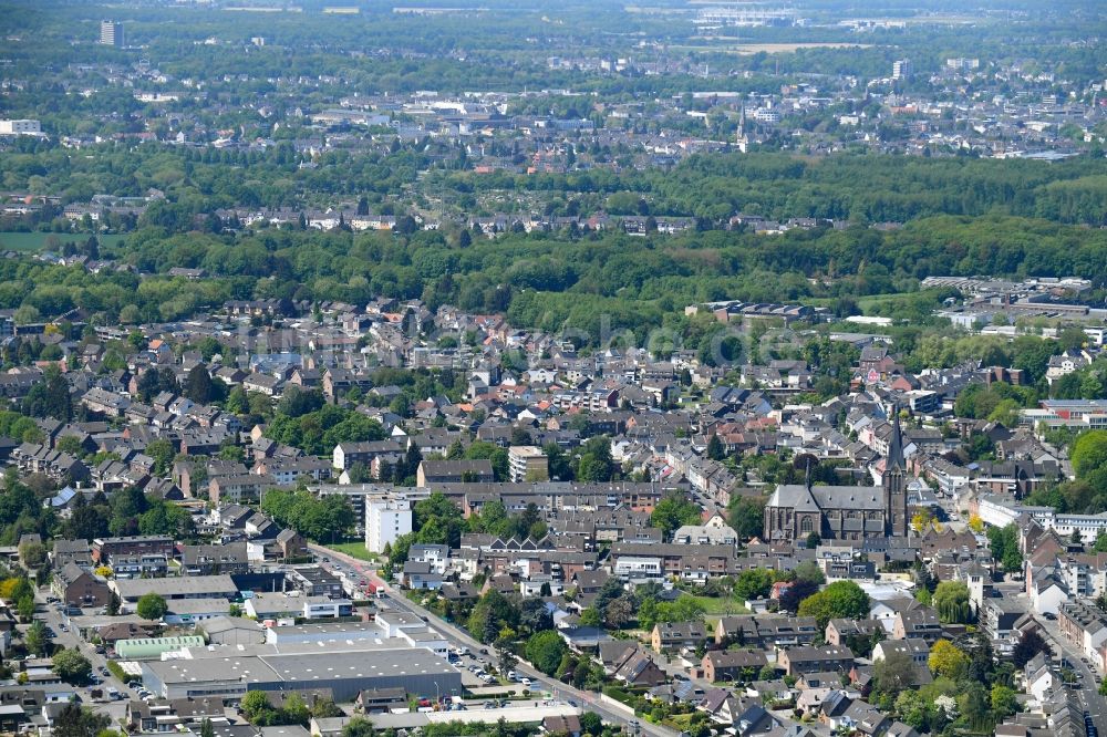 Mönchengladbach von oben - Siedlungsgebiet im Ortsteil Giesenkirchen in Mönchengladbach im Bundesland Nordrhein-Westfalen, Deutschland