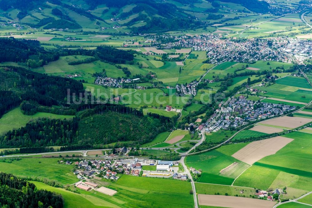 Luftbild Buchenbach - Siedlungsgebiet Ortsteil Himmelreich an der B31 in Buchenbach im Bundesland Baden-Württemberg, Deutschland