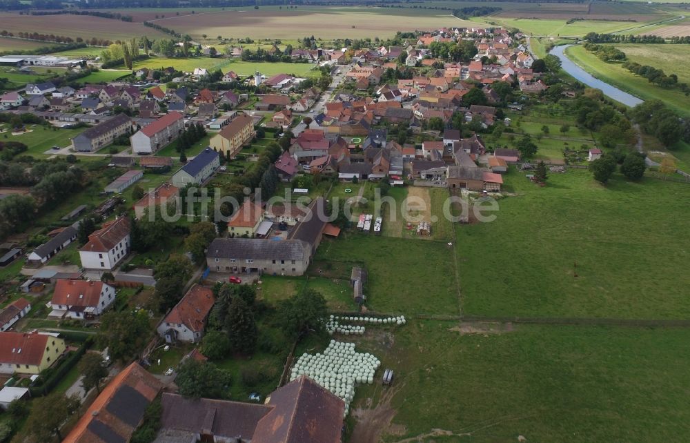 Luftaufnahme Kaiserpfalz - Siedlungsgebiet im Ortsteil Memleben in Kaiserpfalz im Bundesland Sachsen-Anhalt, Deutschland