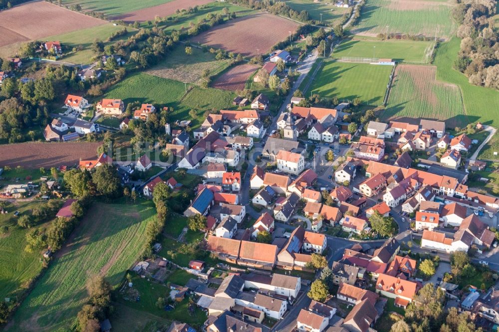 Luftaufnahme Hirschaid - Siedlungsgebiet im Ortsteil Röbersdorf in Hirschaid im Bundesland Bayern, Deutschland