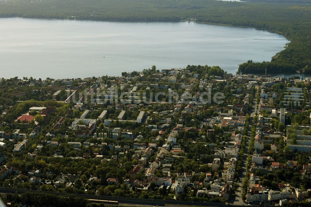 Berlin von oben - Siedlungsgebiet am Seeufer des Großer Müggelsee im Ortsteil Friedrichshagen in Berlin, Deutschland