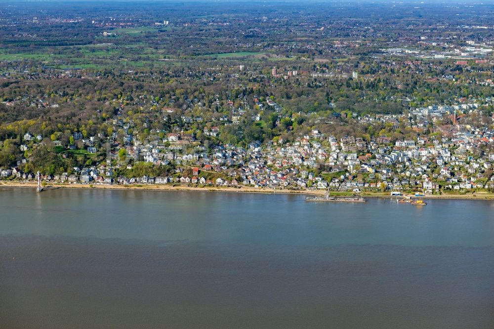 Hamburg aus der Vogelperspektive: Siedlungsgebiet am Ufer der Elbe im Ortsteil Blankenese in Hamburg, Deutschland