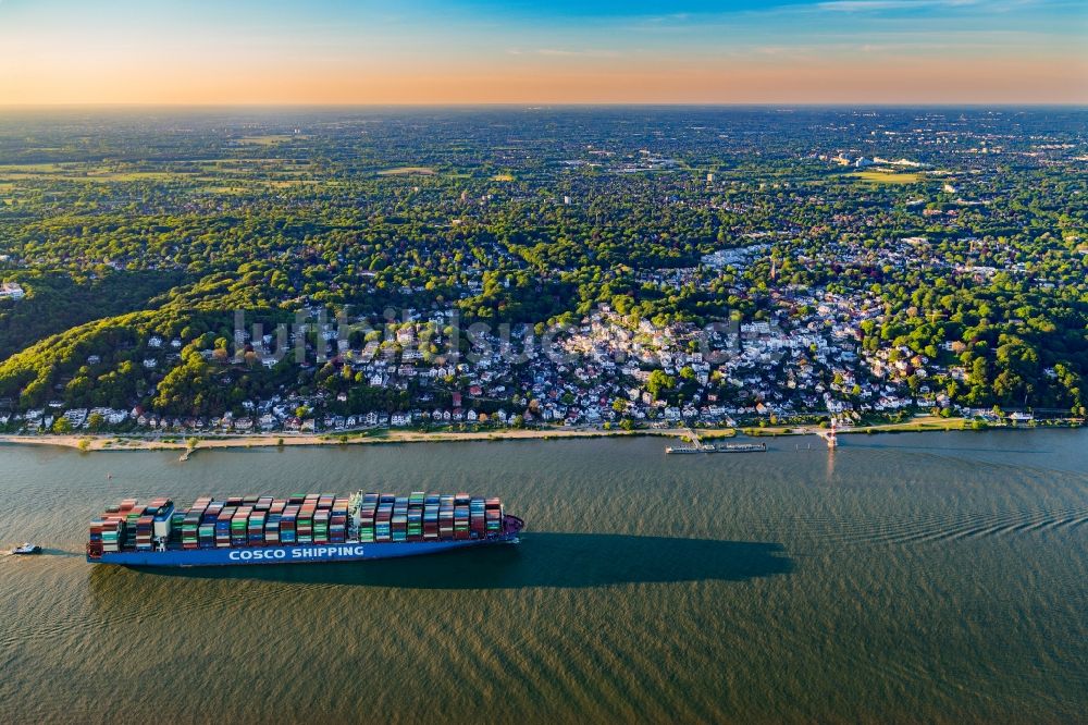 Luftaufnahme Hamburg - Siedlungsgebiet am Ufer der Elbe im Ortsteil Blankenese in Hamburg, Deutschland