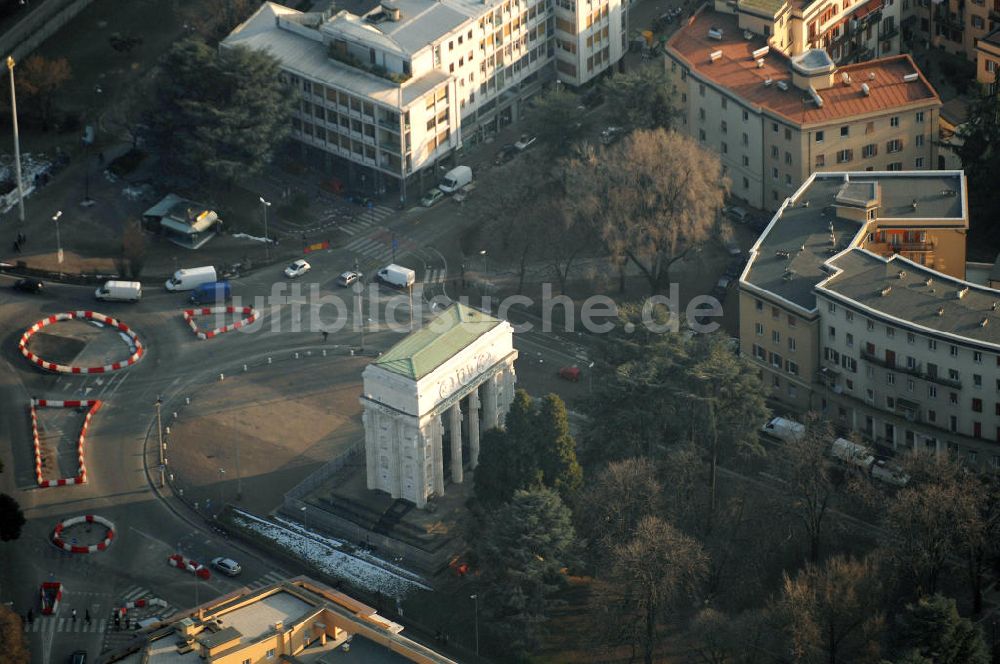 Luftbild Bozen - Siegesdenkmal in Bozen (Bolzano) in Italien