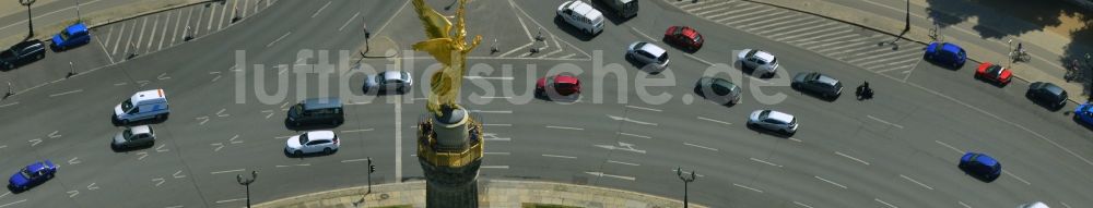 Luftaufnahme Berlin - Siegessäule mit Blick auf den Kreisverkehr an der Straße des 17. Juni in Berlin