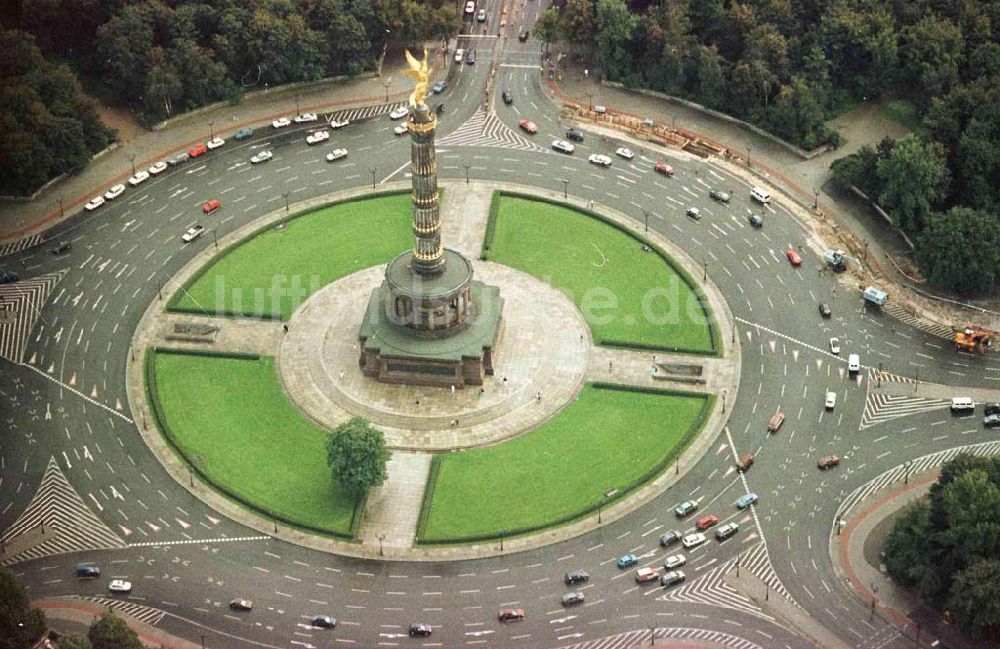 Berlin aus der Vogelperspektive: Siegessäule im Tiergarten