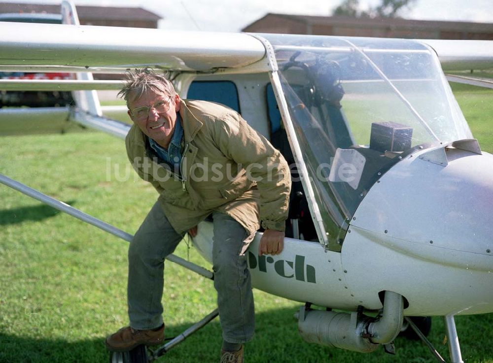 Purkshof / MV von oben - Siegfried Gebser nach einem Videoflug mit dem UL-Storch auf dem Flugplatz Purkshof / MV.