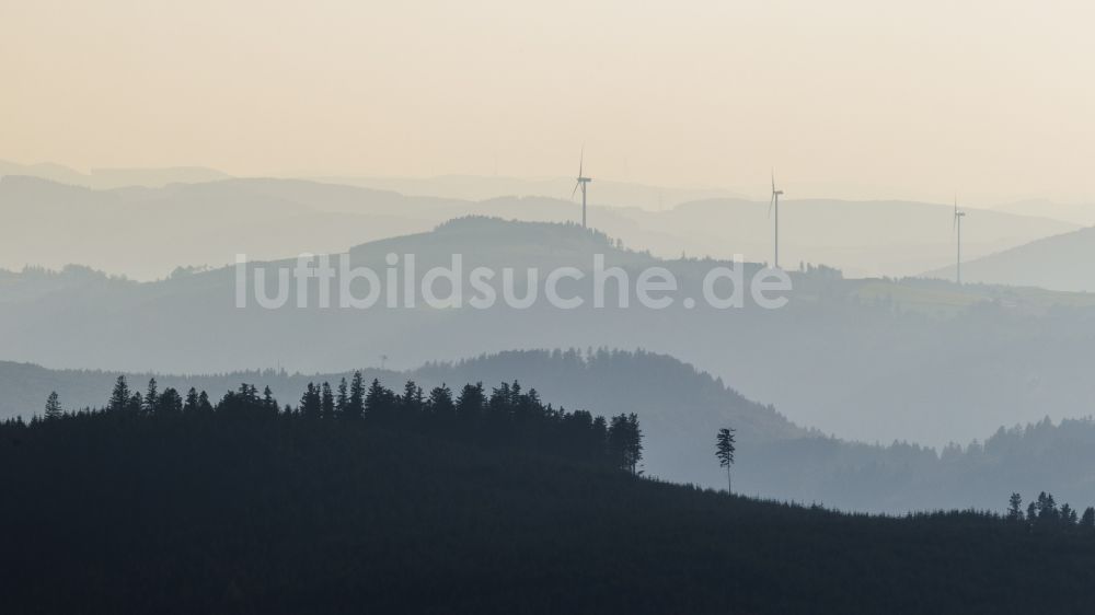 Luftaufnahme Brilon - Silhouette der Felsformation Bruchhauser Steine bei Bruchhausen bei Brilon im Bundesland Nordrhein-Westfalen