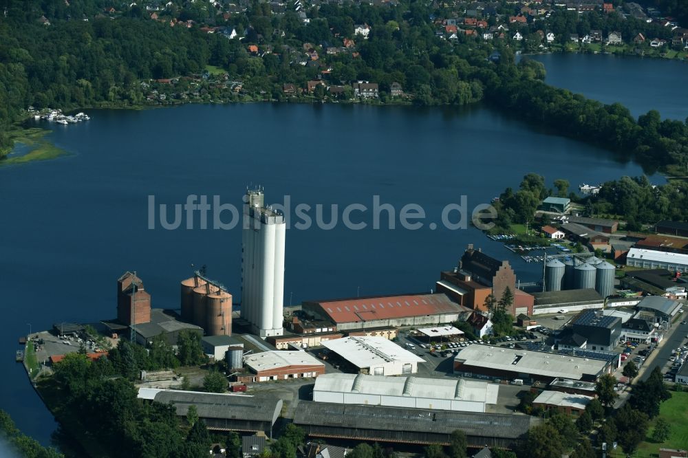 Luftbild Mölln - Silo und Getreide- Speicher mit angrenzenden Lagerhallen der Grundstücksgesellschaft Hermann Rautenberg mbH an der Hafenstraße in Mölln im Bundesland Schleswig-Holstein