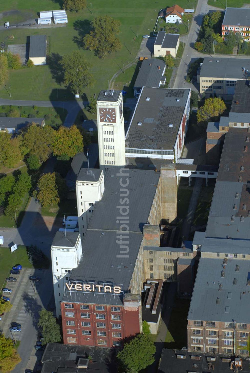 Wittenberge aus der Vogelperspektive: Singer- und Veritas-Nähmaschinenwerk und Uhrenturm