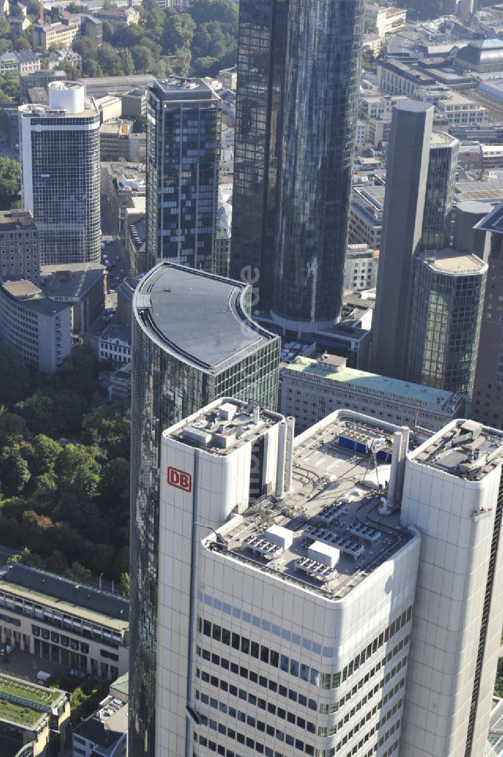 Frankfurt am Main aus der Vogelperspektive: Sitz der Deutschen Bahn AG in Frankfurt / Main