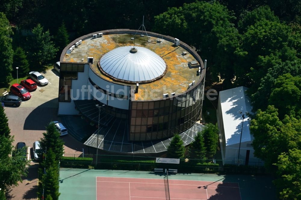 Bukarest aus der Vogelperspektive: Sitz der Nationalen Sportförderung Federa?ia Romana De Atletism an der Aleea Primo Nebiolo in Bukarest in Rumänien