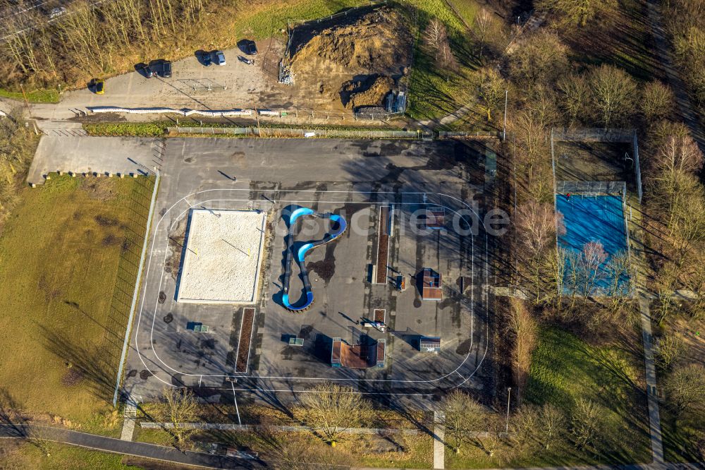 Luftaufnahme Bochum - Skatepark und Skatebahn Skatepark Auf der Heide in Bochum im Bundesland Nordrhein-Westfalen, Deutschland