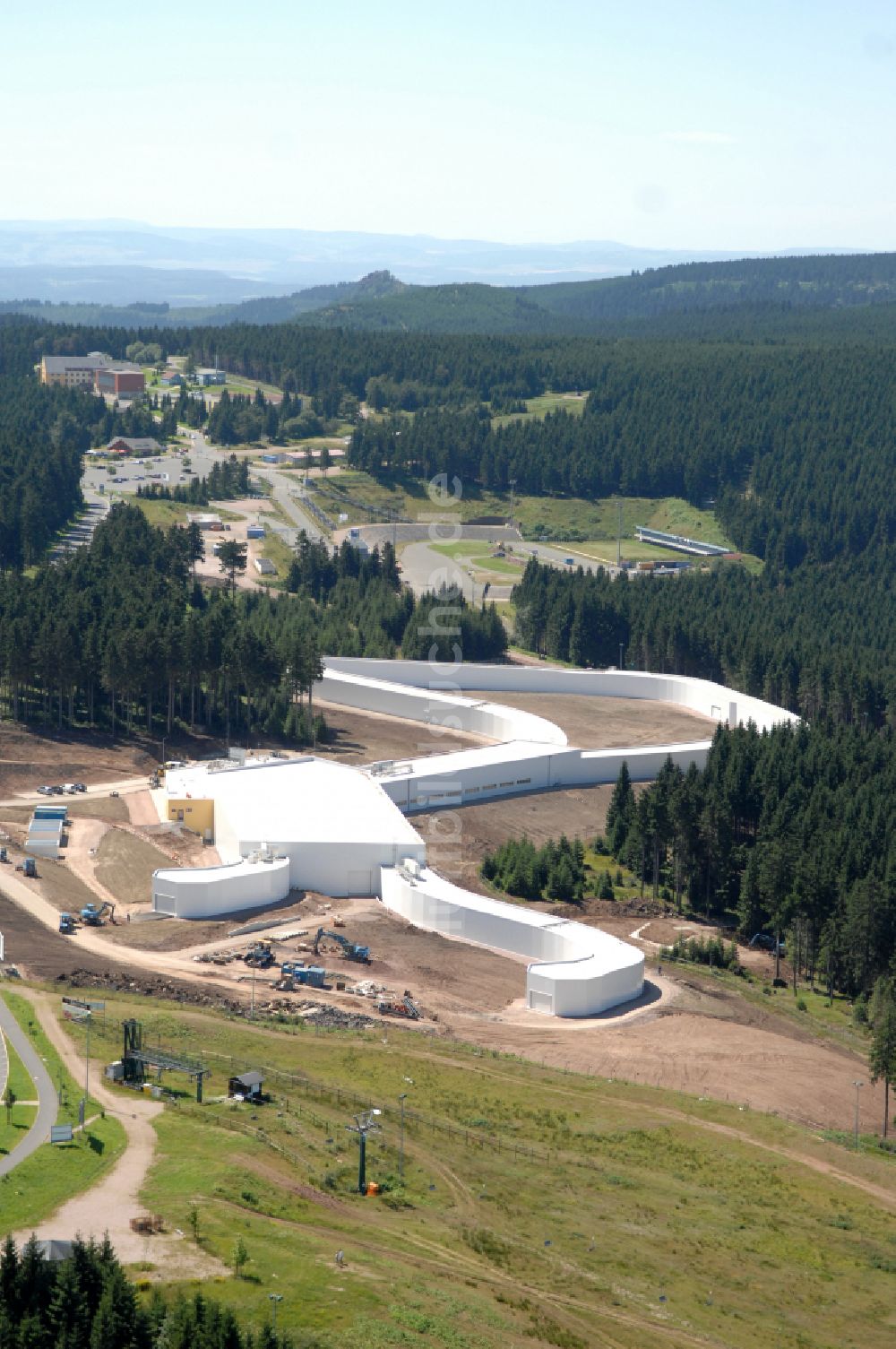 Luftbild Oberhof - Skibahn der Skihalle in Oberhof im Bundesland Thüringen