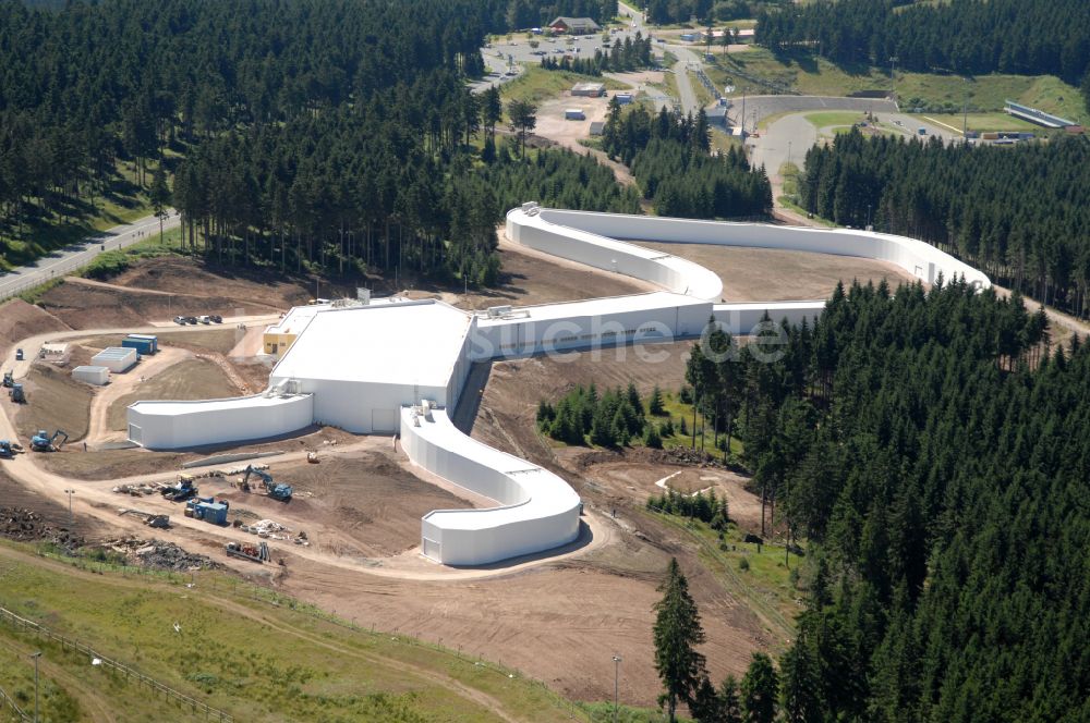 Oberhof aus der Vogelperspektive: Skibahn der Skihalle in Oberhof im Bundesland Thüringen