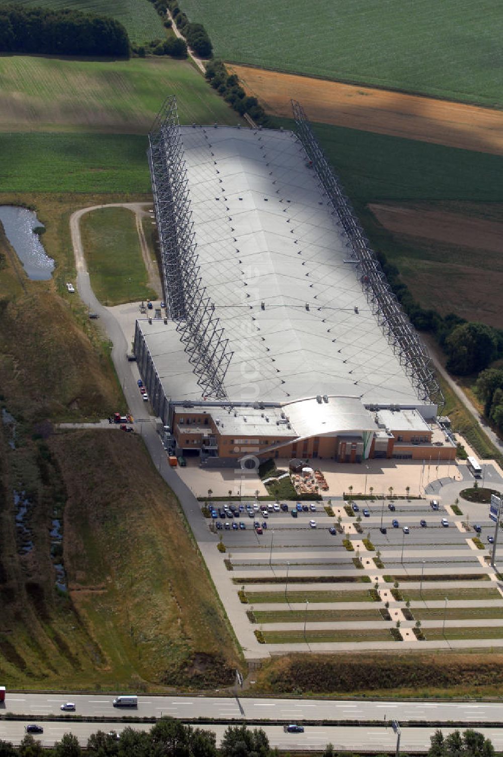 Luftbild Bispingen - Skihalle Snow Dome in Bispingen