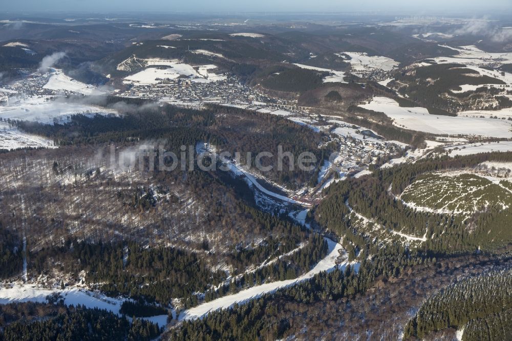 Willingen aus der Vogelperspektive: Skispringen beim World Ski- Cup Willingen 2014 an der Mühlenschanze in Willingen (Upland) im Hochsauerland in Hessen