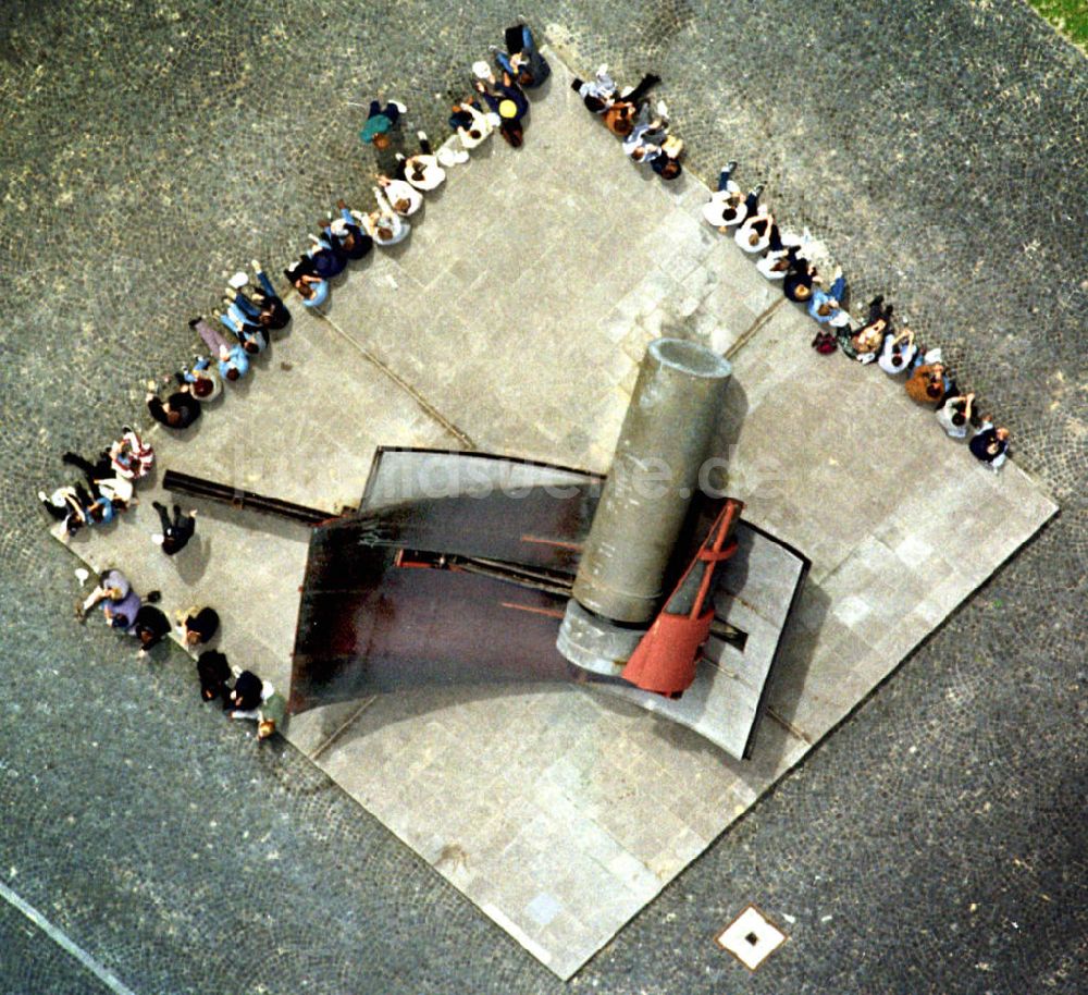 Luftaufnahme Bochum - Skulptur vor dem Bergbaumuseum Bochum