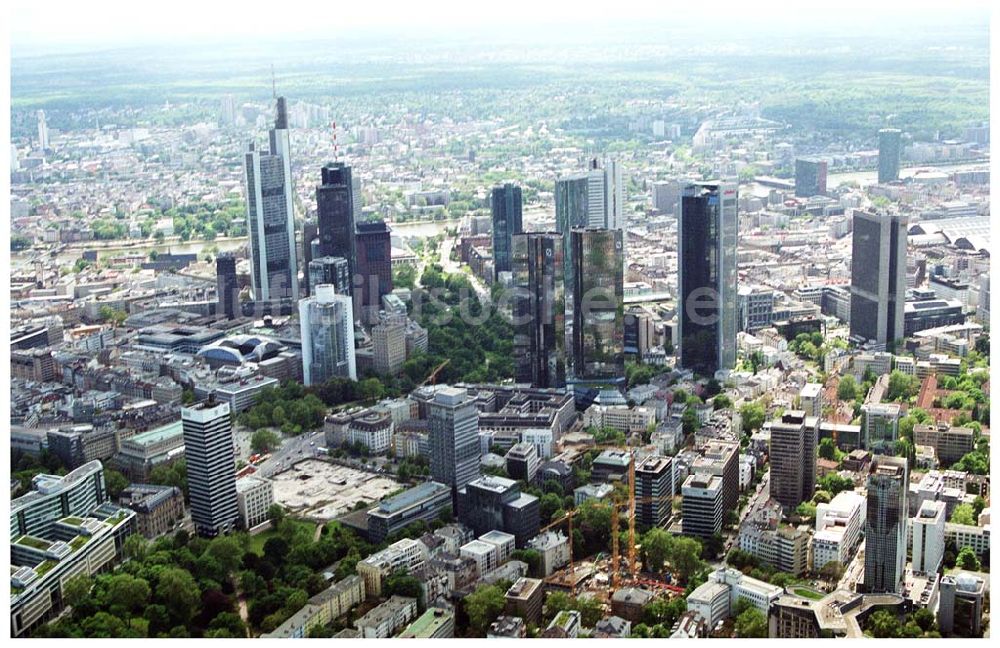 Frankfurt/ Main aus der Vogelperspektive: Skyline des Bankenviertels von Frankfurt/Main