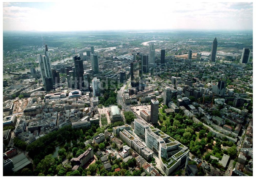 Luftbild Frankfurt - Main / Hessen - Skyline des Bankenviertels von Frankfurt/Main