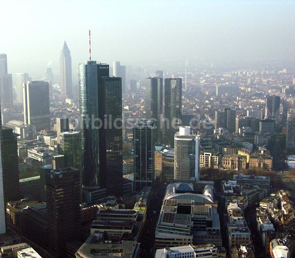 Luftbild Frankfurt Main / Hessen - Skyline des Bankenviertels von Frankfurt/Main