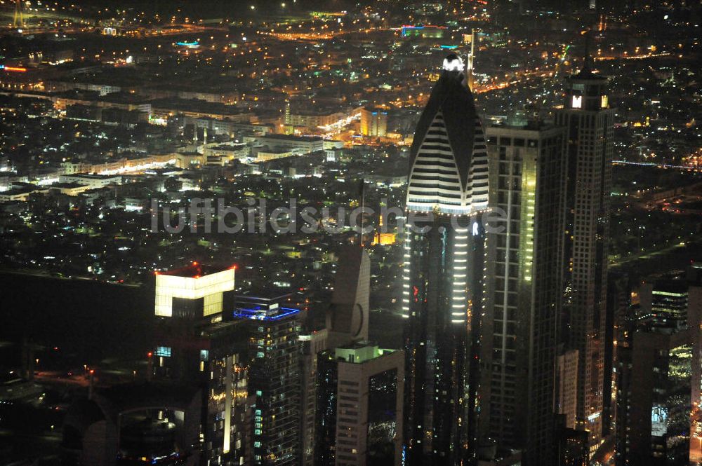 DUBAI / DUBAYY von oben - Skyline des Dubai an der Sheikh Zayed Road