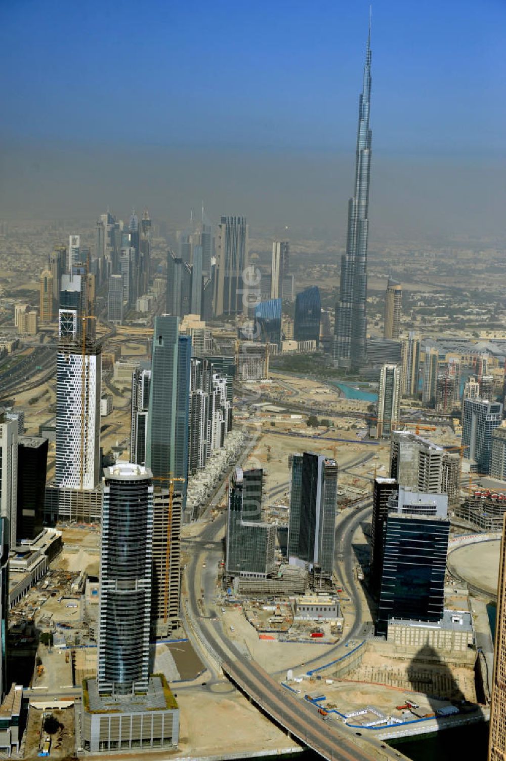 Luftaufnahme DUBAI / DUBAYY - Skyline der Hochhäuser an der Business Bay Creek Extension in Dubai