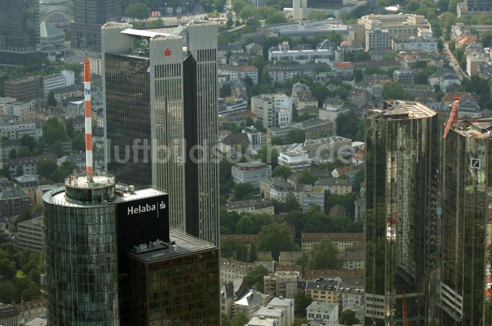 Frankfurt am Main aus der Vogelperspektive: Skyline am Stadtzentrum mit dem Frankfurter Bankenviertel in Frankfurt / Main